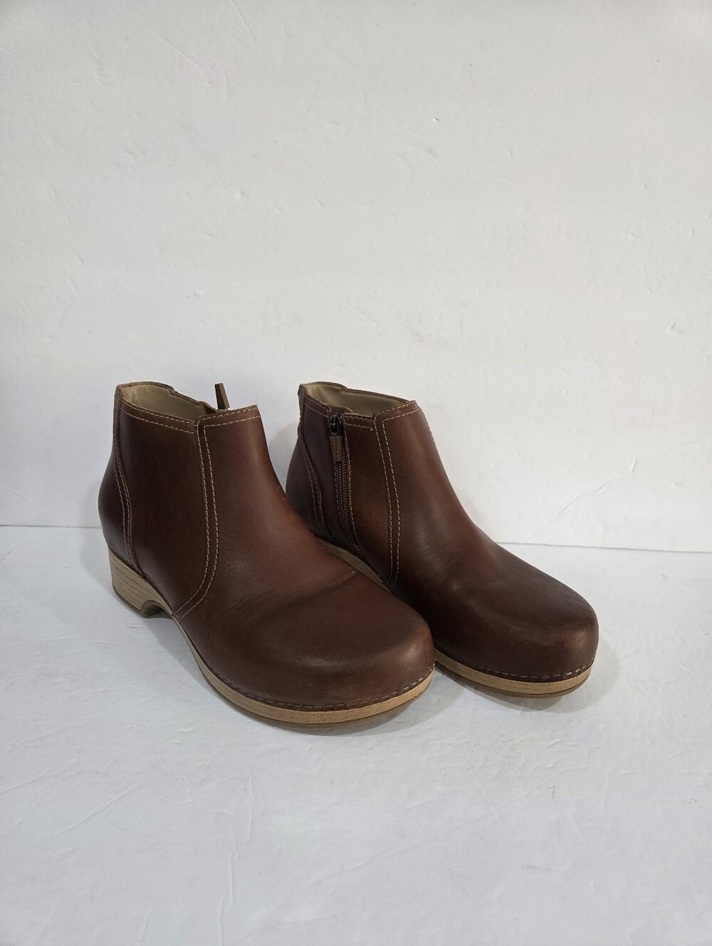Dansko Brown Leather Ankle Booties with Side Zip Sz.38/7,5-8